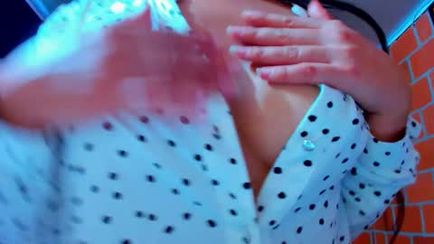 sweet and hot alaia online show from November 27, 2025, 11:56 am