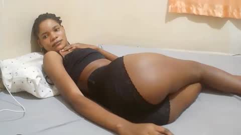 sweet_babe556 online show from April 19, 2026, 6:10 pm