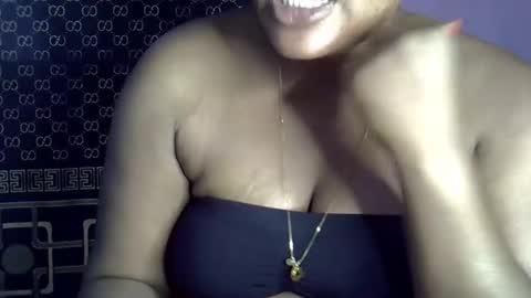 Snapshot of sweet_baby27 chatting on October 24, 2025, 2:35 pm sweet baby online show from October 24, 2025, 2:35 pm