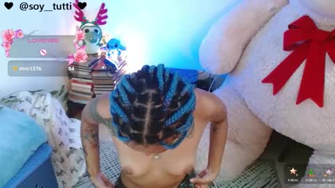 Snapshot of sweet_bluee chatting on December 10, 2024, 3:01 pm Tutti  online show from December 10, 2024, 3:01 pm