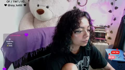 Snapshot of sweet_bluee chatting on January 30, 2025, 4:13 pm Tutti  online show from January 30, 2025, 4:13 pm