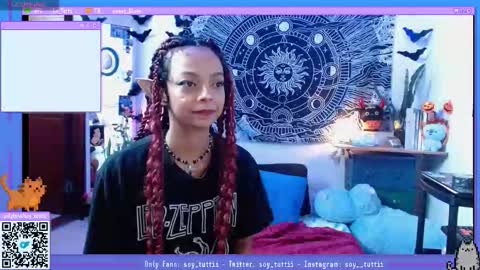 Snapshot of sweet_bluee chatting on October 12, 2025, 3:44 pm Tutti  online show from October 12, 2025, 3:44 pm