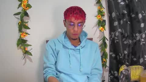 sweet_boy2224 online show from November 14, 2025, 10:40 pm