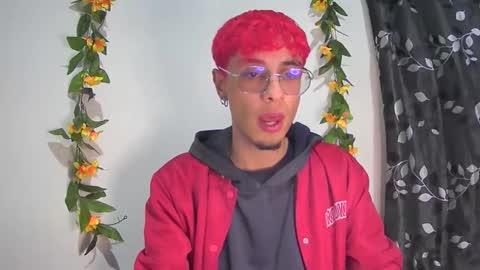 sweet_boy2224 online show from November 25, 2025, 3:50 am