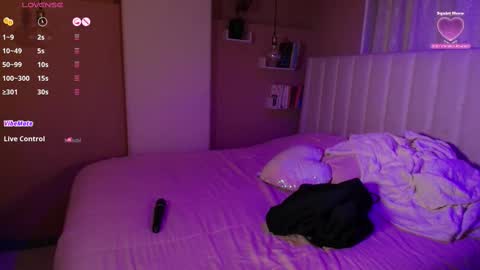 Camila online show from March 7, 2025, 1:53 am