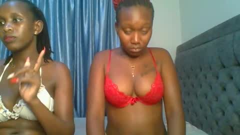 Camila online show from December 22, 2025, 11:24 pm