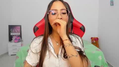 Snapshot of sweet_coral_ chatting on February 4, 2026, 8:31 am sweet_coral_ online show from February 4, 2026, 8:31 am