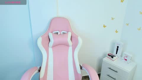 sweet_dania_ online show from February 9, 2025, 12:49 am