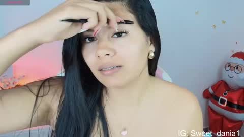 sweet_dania_ online show from January 18, 2026, 3:43 am