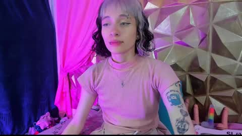  emmili  online show from January 9, 2025, 12:19 pm