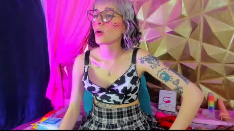  emmili  online show from January 12, 2025, 3:14 pm