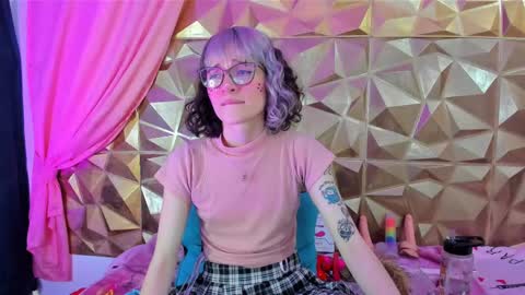  emmili  online show from February 14, 2025, 3:15 pm