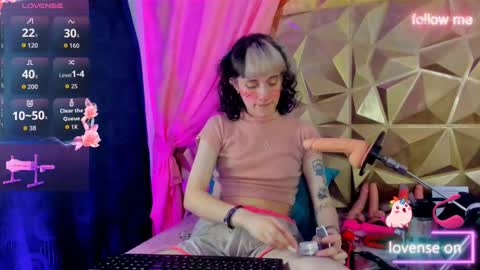  emmili  online show from September 26, 2025, 12:20 pm