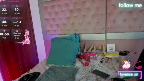  emmili  online show from April 20, 2026, 12:19 pm