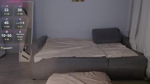 sweet_foxxy online show from February 14, 2026, 9:33 pm