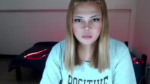 sophia daisy  online show from October 19, 2025, 10:54 pm