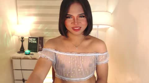 Snapshot of sweet_hoelly chatting on January 18, 2025, 10:17 pm Slutty Shannel online show from January 18, 2025, 10:17 pm