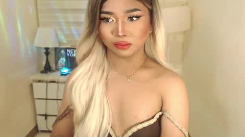 Snapshot of sweet_hoelly chatting on February 16, 2025, 10:10 pm Slutty Shannel online show from February 16, 2025, 10:10 pm