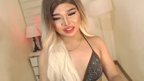 Snapshot of sweet_hoelly chatting on February 17, 2025, 11:20 pm Slutty Shannel online show from February 17, 2025, 11:20 pm