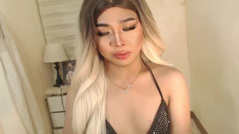 Snapshot of sweet_hoelly chatting on February 20, 2025, 10:48 am Slutty Shannel online show from February 20, 2025, 10:48 am