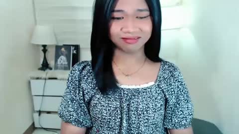 Snapshot of sweet_hoelly chatting on February 21, 2025, 8:18 am Slutty Shannel online show from February 21, 2025, 8:18 am