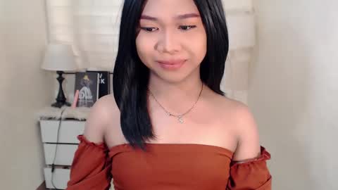 Snapshot of sweet_hoelly chatting on February 22, 2025, 5:44 am Slutty Shannel online show from February 22, 2025, 5:44 am