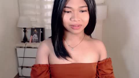 Snapshot of sweet_hoelly chatting on February 23, 2025, 2:40 am Slutty Shannel online show from February 23, 2025, 2:40 am