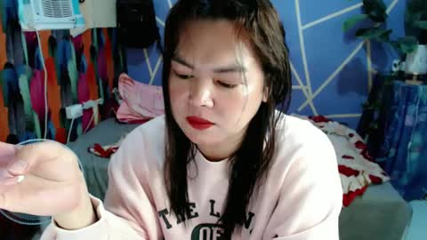 Snapshot of sweet_kendallxxxx chatting on December 22, 2024, 5:12 am Nicahhh online show from December 22, 2024, 5:12 am