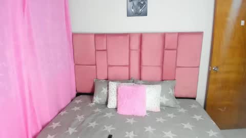 Snapshot of sweet_latiinas chatting on January 28, 2025, 12:26 am Kathe and Scarlett online show from January 28, 2025, 12:26 am