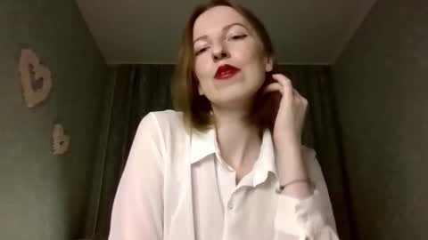 sweet_lilbunny online show from November 7, 2025, 1:22 pm