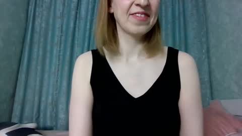 sweet_lilbunny online show from February 6, 2026, 4:21 pm