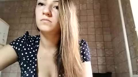 Anna online show from March 6, 2025, 5:57 am