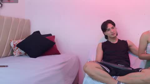 Mia online show from May 11, 2026, 12:00 pm