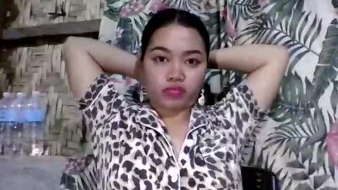 sweet_mae28xx online show from December 3, 2025, 2:15 pm