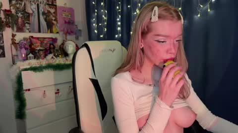 Melissa. Join me on Fansly link in social medias online show from December 31, 2024, 9:39 pm