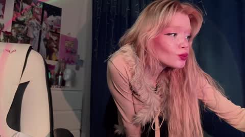 Melissa. Join me on Fansly link in social medias online show from January 18, 2025, 10:39 pm