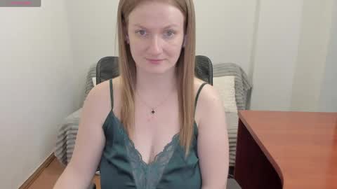 Snapshot of sweet_melody_of_ur_heart chatting on April 25, 2026, 6:27 pm Mila online show from April 25, 2026, 6:27 pm