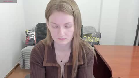 Snapshot of sweet_melody_of_ur_heart chatting on May 27, 2026, 5:54 pm Mila online show from May 27, 2026, 5:54 pm