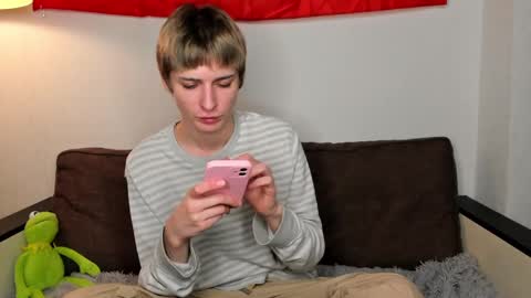 kira online show from December 1, 2024, 7:14 pm