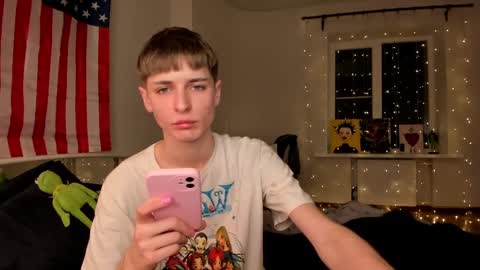 kira online show from December 25, 2024, 9:54 pm