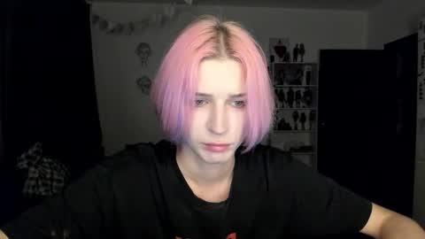 kira online show from October 18, 2025, 9:48 pm