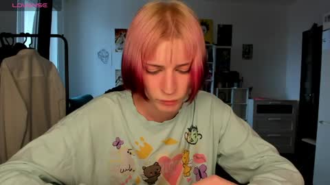 kira online show from April 6, 2026, 11:22 am