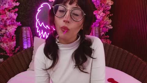 Roxanee online show from January 10, 2026, 1:46 pm