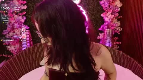 Roxanee online show from March 28, 2026, 8:52 pm