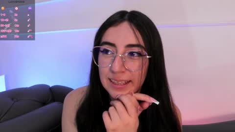 Sammy Lauren online show from March 11, 2025, 9:56 am