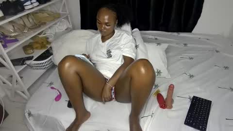 Snapshot of sweet_spoon chatting on November 8, 2025, 6:51 pm Nina online show from November 8, 2025, 6:51 pm