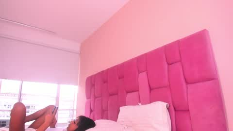 sweet_stacie online show from March 5, 2025, 8:00 pm