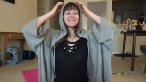 Snapshot of sweet_truffle chatting on May 21, 2026, 11:06 am Heidi Brenner - Please check bio for schedule FAQ online show from May 21, 2026, 11:06 am