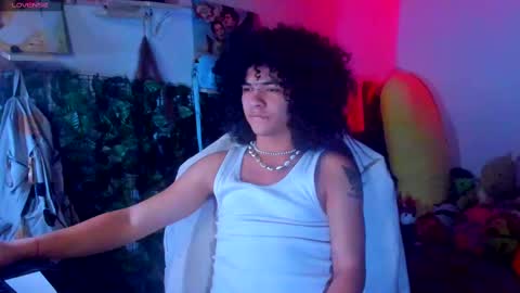 Steven independent model online show from March 3, 2025, 3:41 am