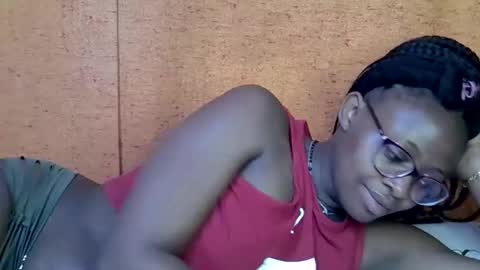 sweet_zarah online show from April 17, 2026, 1:30 am